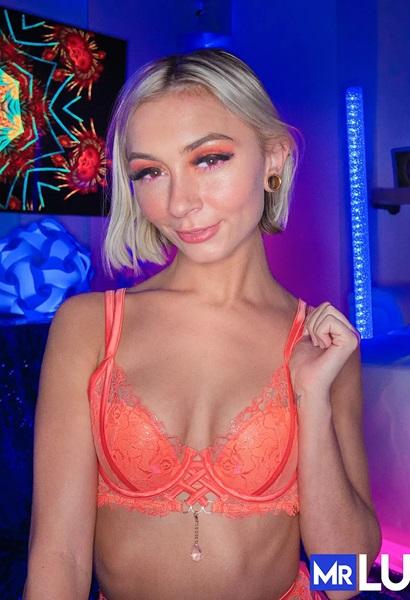 Chloe Temple - Cum Hungry Cutie Chloe Temple Swallows FullHD 1080p/HD 720p