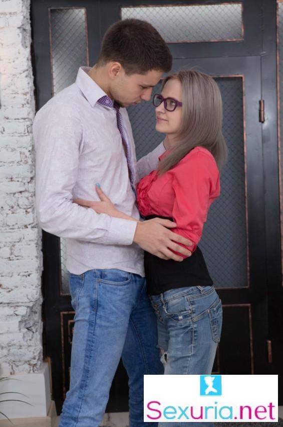 Herda Wisky - The Random Sex Encounter with a Nerdy Blonde - 2160p