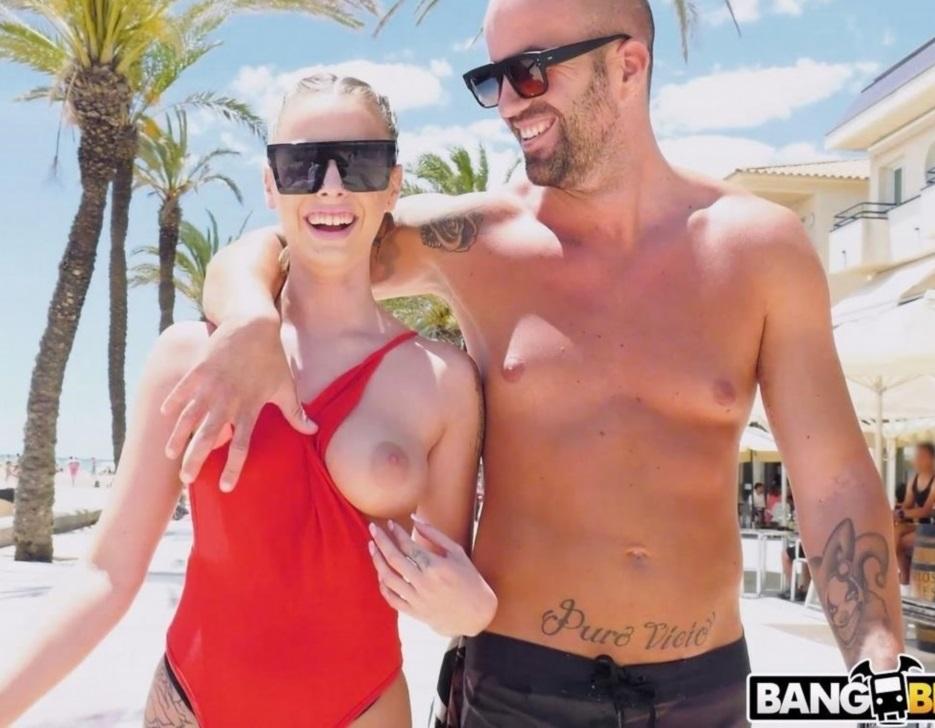 Lya Missy - Lya's Risky Sex Bench SD/1080p