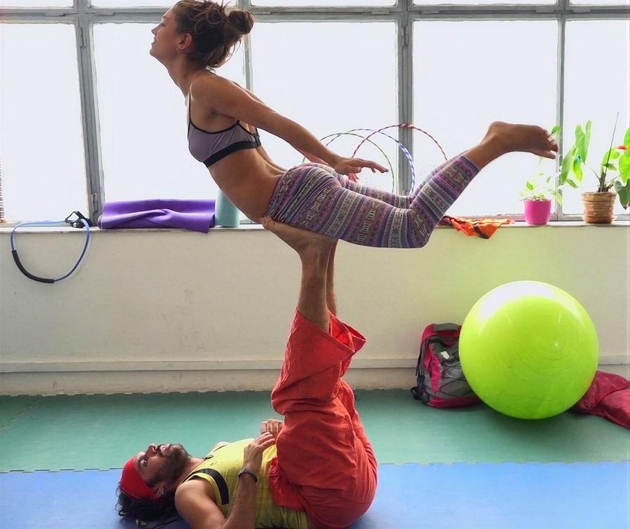 Julia Roca - Acroyoga HD 720p