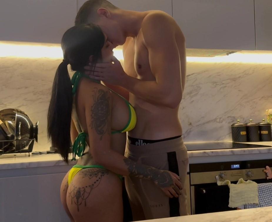 Yasmina Khan - Sex in the Kitchen with My Husband I Give Him My Ass so He Can Do with It Whatever He Wants - SD/2160p
